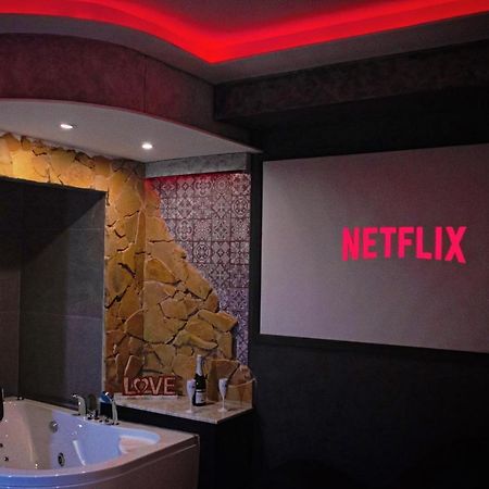 Aparta Suite La Nuit Калафел Екстериор снимка